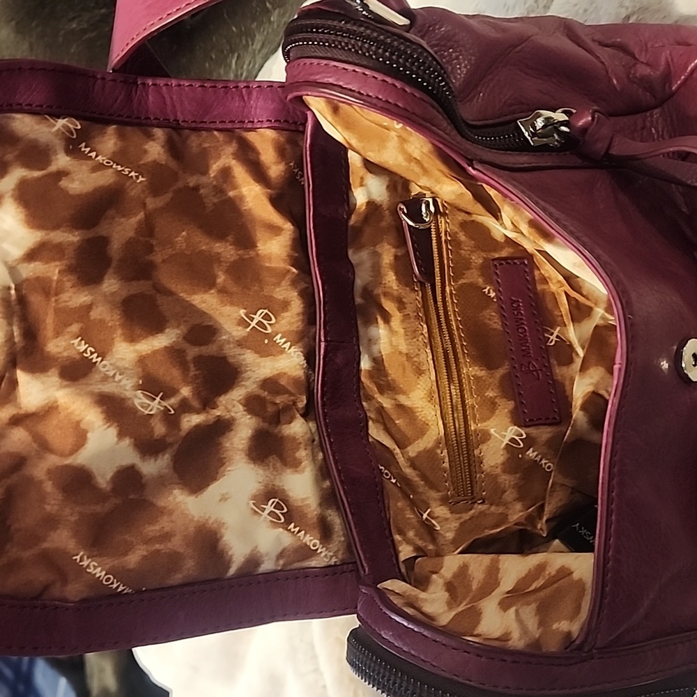 B. Makowsky Shoulder bag - Picture 5 of 8